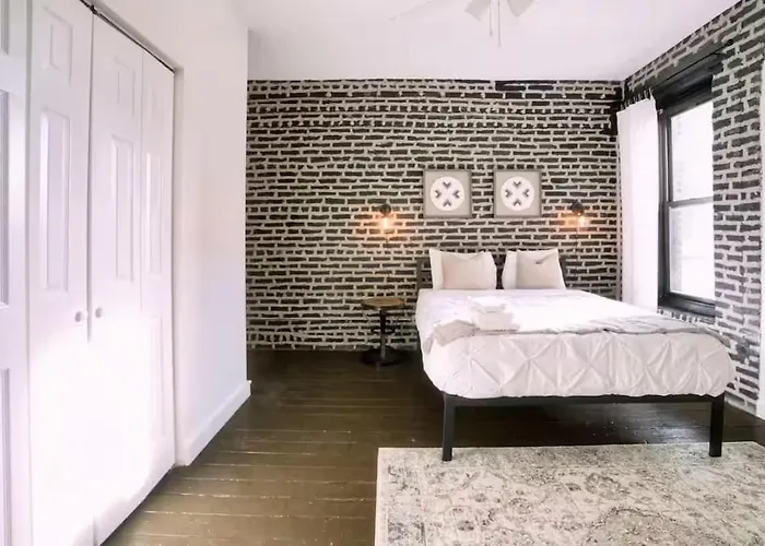 Апартаменты Spacious 4br Near Mccormick & Soldier Field Чикаго