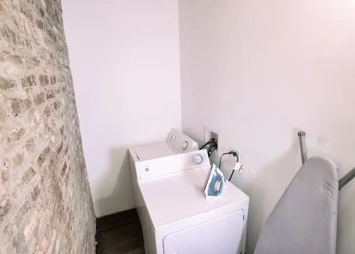 Апартаменты Spacious 4br Near Mccormick & Soldier Field *