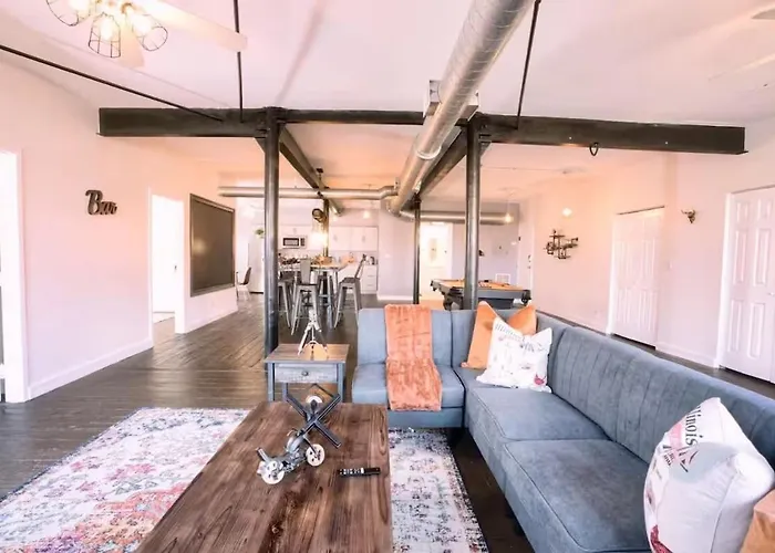 Апартаменты Spacious 4br Near Mccormick & Soldier Field Чикаго